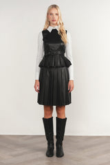 Yarra Skirt - Black, detail (styled outfit shot)