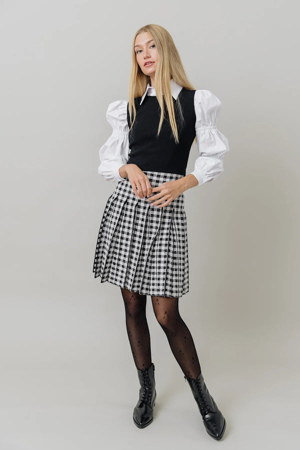 Delta Skirt Black/White 25"